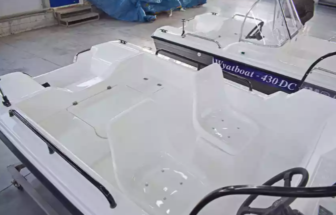 Комбинированный катер Wyatboat-430 M в Прокопьевске