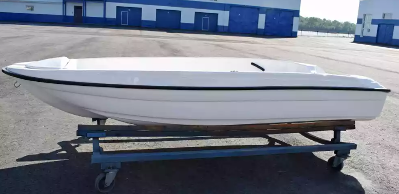 Стеклопластиковая лодка Пингвин (тримаран) в Прокопьевске