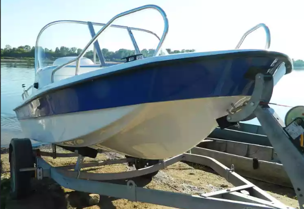 Стеклопластиковый катер Wyatboat-430 DC (тримаран) в Прокопьевске