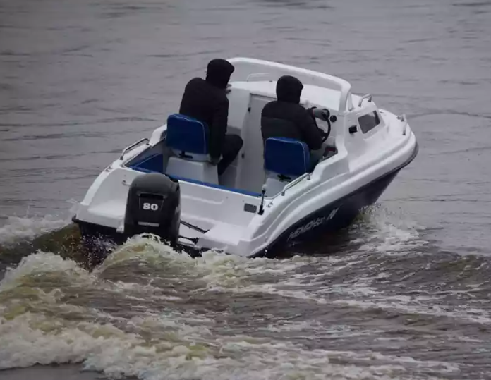 Комбинированный катер Neman-500 с каютой в Прокопьевске