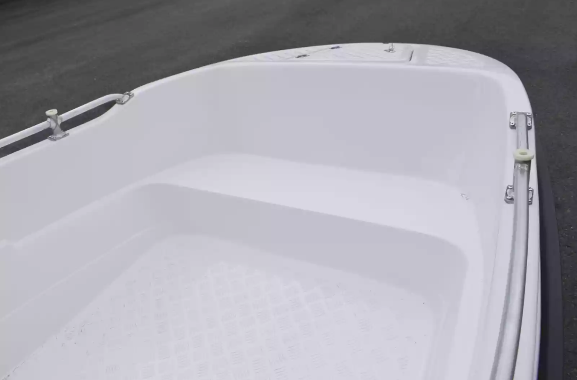 Стеклопластиковая лодка Пингвин New (тримаран) в Прокопьевске