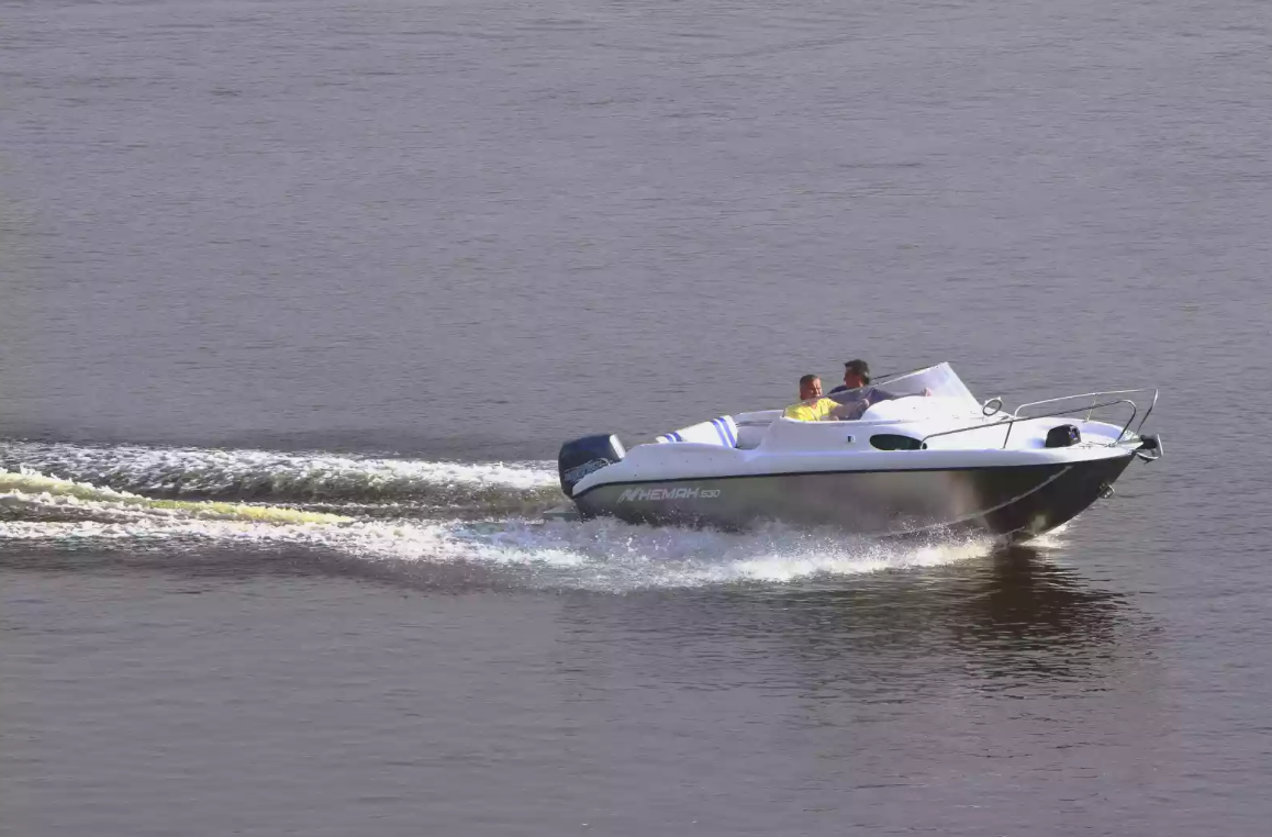 Комбинированный катер Neman-530 с каютой в Прокопьевске