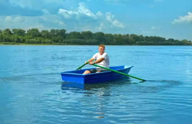 Стеклопластиковая лодка Малютка в Прокопьевске