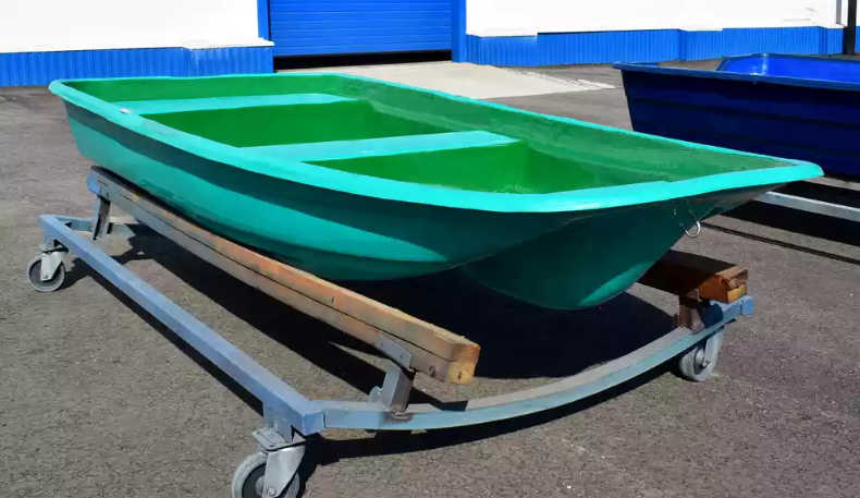 Стеклопластиковая лодка Старт (тримаран) в Прокопьевске
