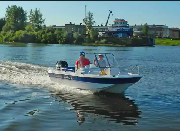 Стеклопластиковый катер Wyatboat-430 DC (тримаран) в Прокопьевске