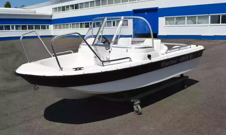 Стеклопластиковый катер Wyatboat-430 DC (тримаран) в Прокопьевске
