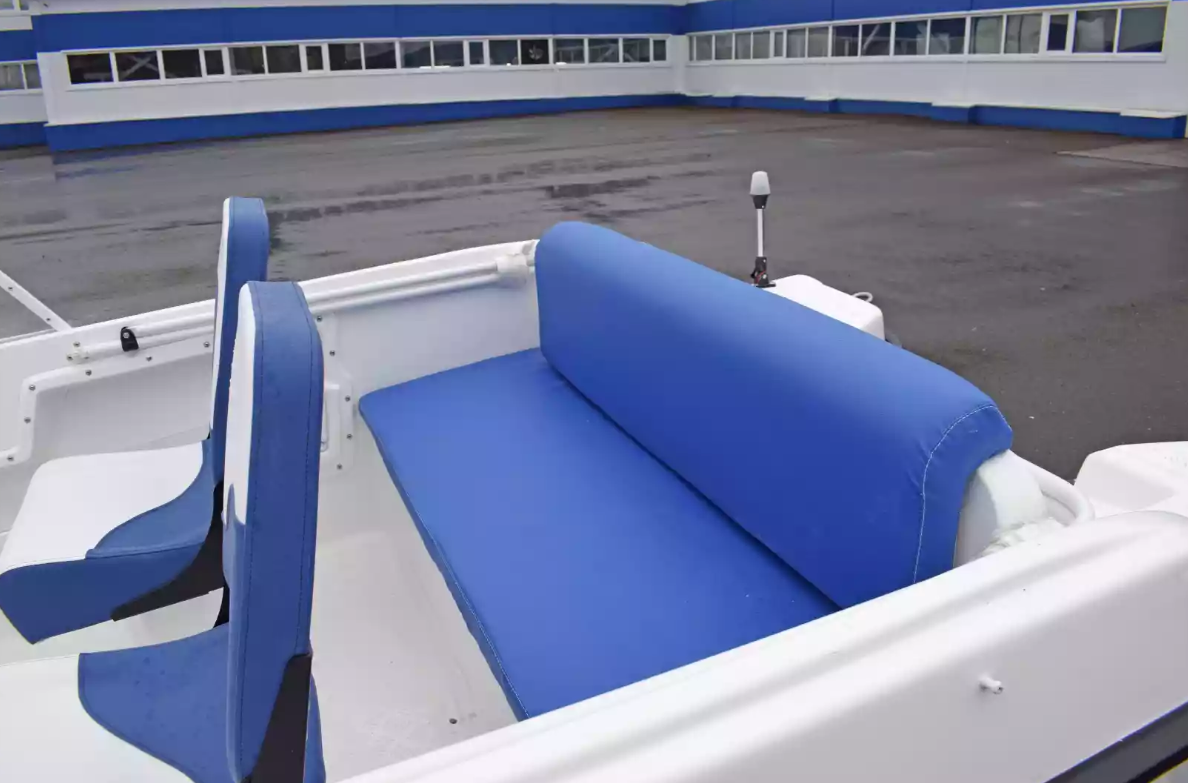 Стеклопластиковый катер Wyatboat-430DCМ (килевая) в Прокопьевске