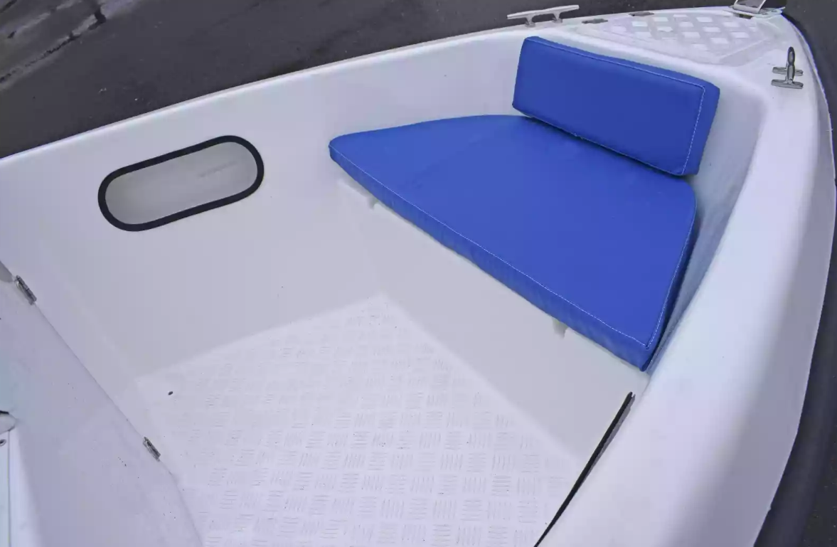 Стеклопластиковый катер Wyatboat-430DCМ (килевая) в Прокопьевске