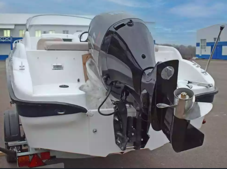 Стеклопластиковый катер Neman-530 с каютой в Прокопьевске