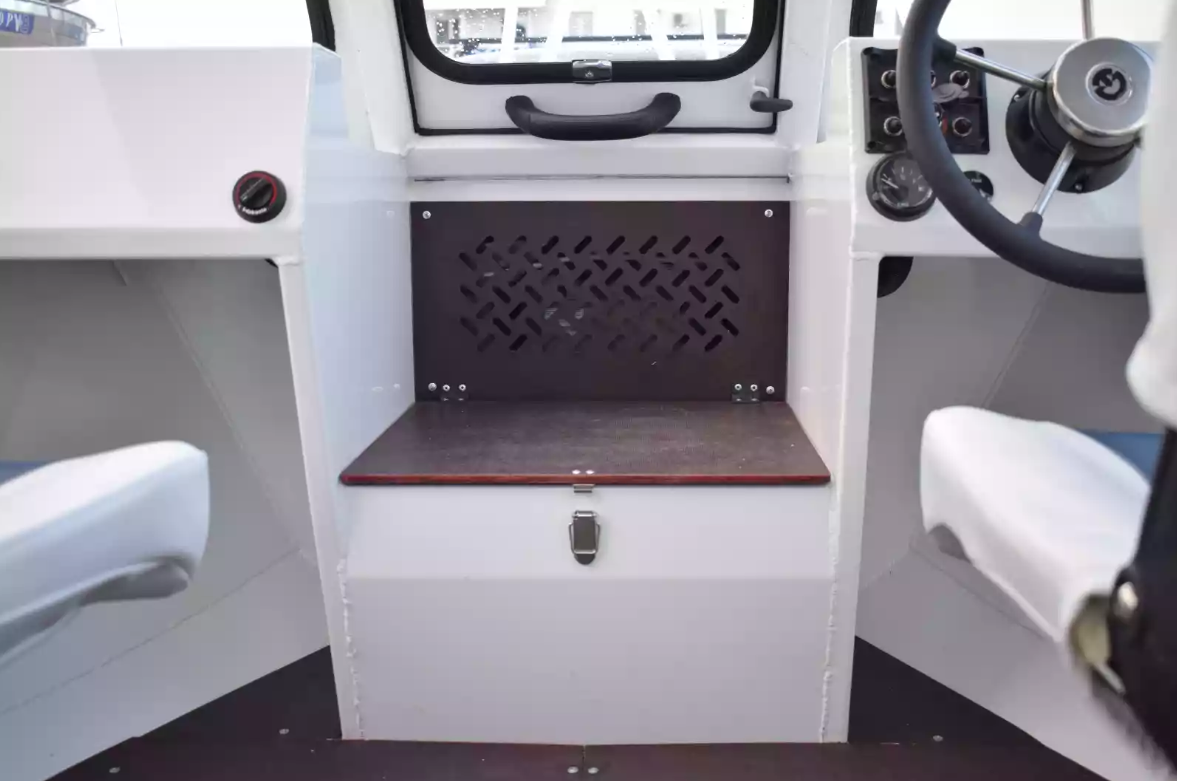 Алюминиевый катер Неман-500 (закрытая рубка) в Прокопьевске