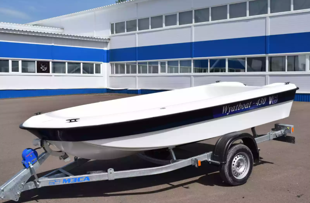 Стеклопластиковая лодка Wyatboat 430 тримаран в Прокопьевске