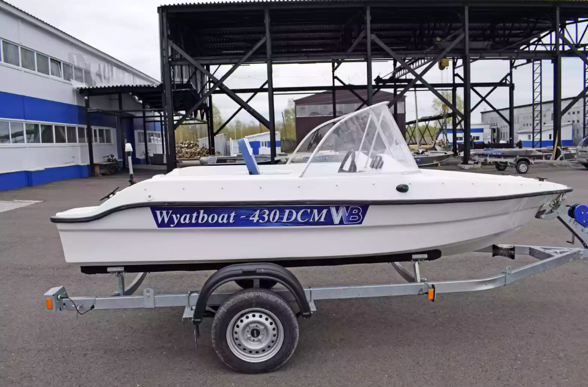 Стеклопластиковый катер Wyatboat-430DCМ (килевая) в Прокопьевске