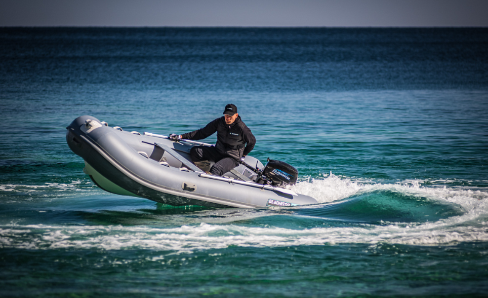 Лодка GLADIATOR RIB380AL в Прокопьевске