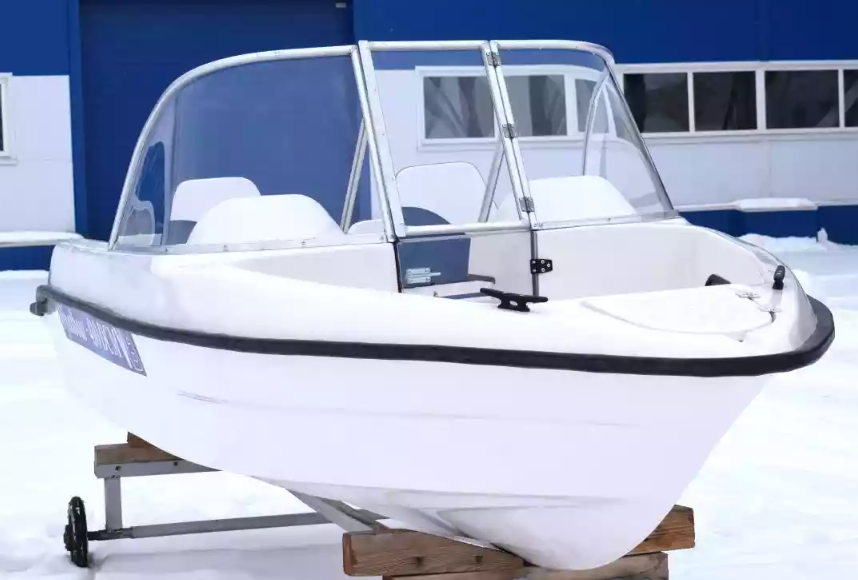 Стеклопластиковый катер Wyatboat-430DCМ (килевая) в Прокопьевске