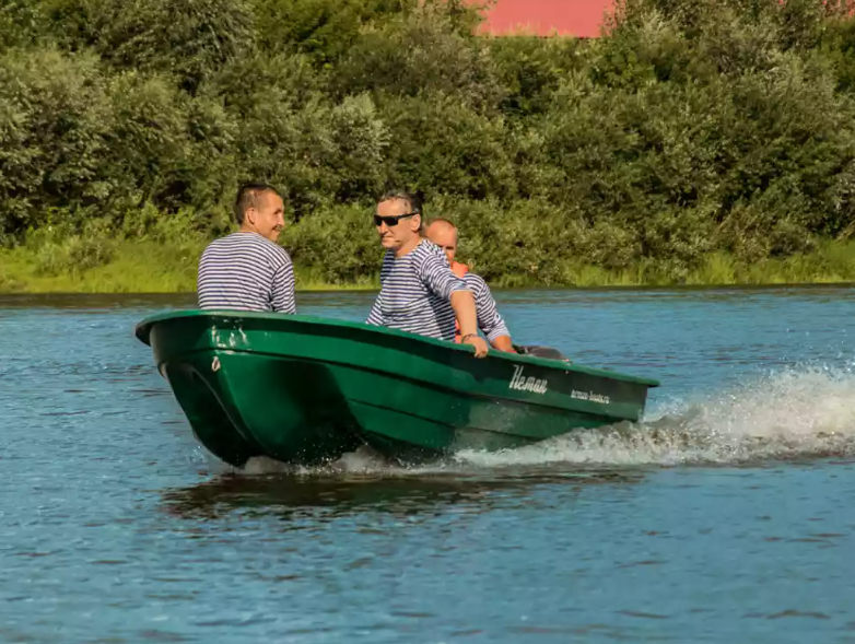 Стеклопластиковая лодка Neman-340 (тримаран) в Прокопьевске